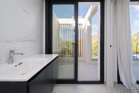 Elegant Semi-Detached Homes with Stunning Lake Views