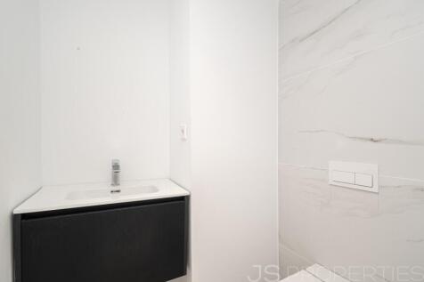 Elegant Semi-Detached Homes with Stunning Lake Views