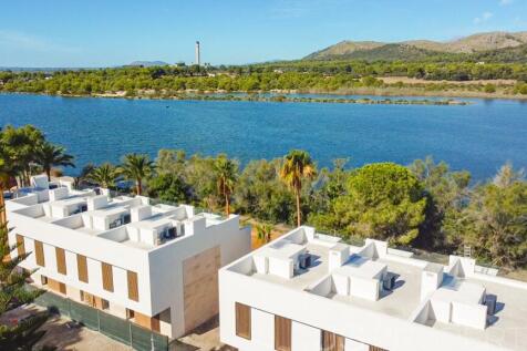 Elegant Semi-Detached Homes with Stunning Lake Views