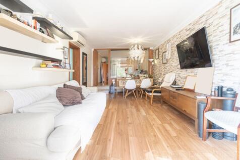 Beautiful apartment in Alcanda with sea views, terrace, and close proximity to the golf course.