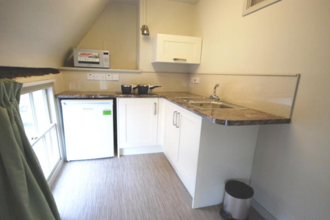 Flat kitchen.png