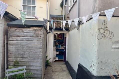 Rear yard 1.jpg