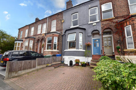 5 Bedroom Terrace House for Sale