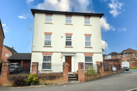 Five Bedroom Detached