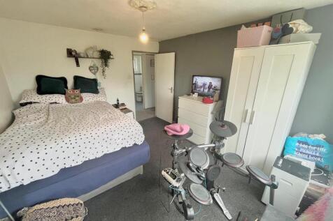 Bedroom 2.jpeg