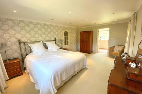 Bedroom 5.jpg