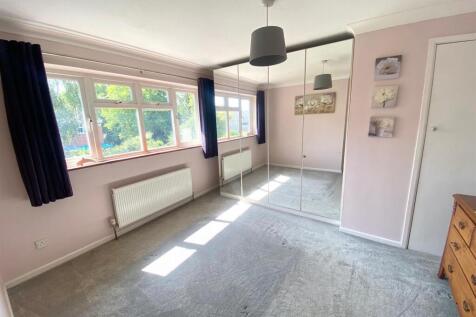 Bedroom 1.jpg
