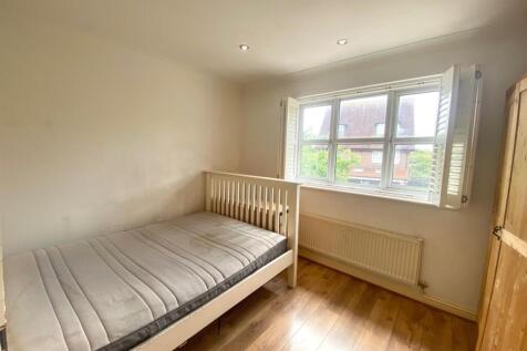 Bedroom 4.jpg