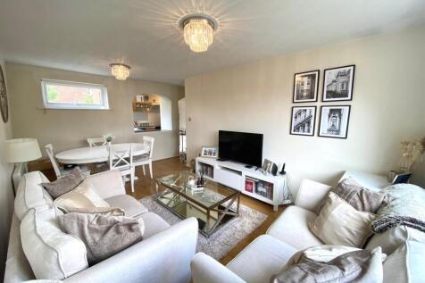 Living Room 2.jpg