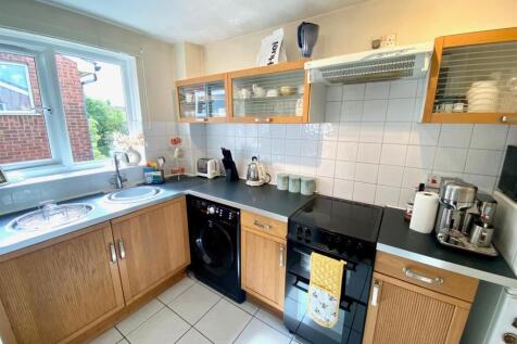 Kitchen 2.jpg