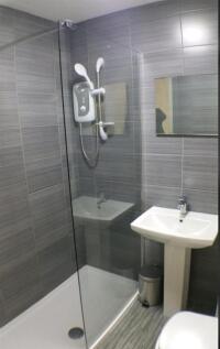 bathroom 1.jpg