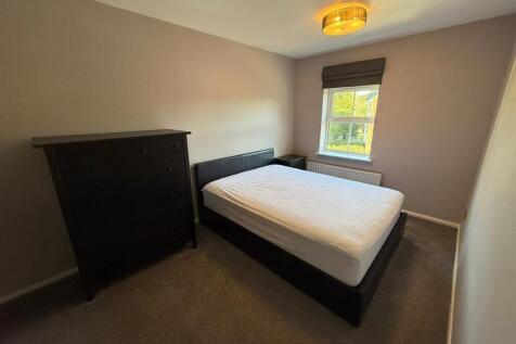 Bedroom 1.jpg