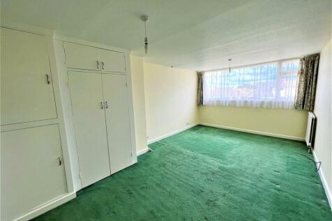 Bedroom 1.jpg