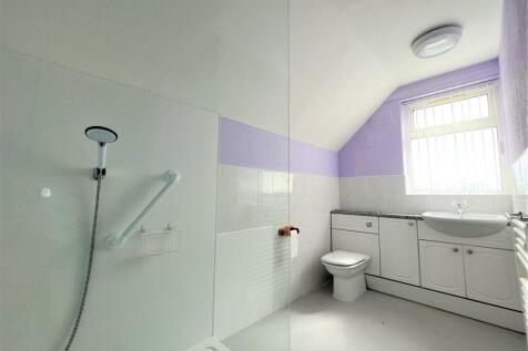 Shower Room.jpg