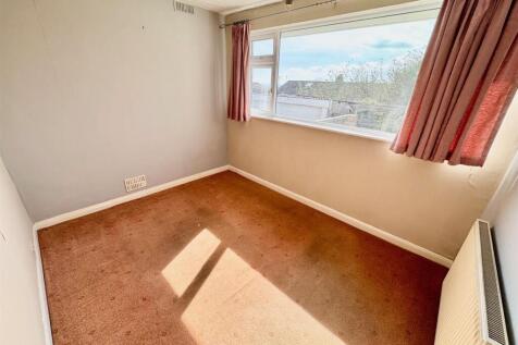 Bedroom 1.jpg