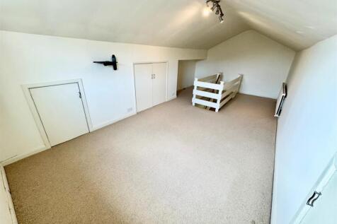 Bedroom 3b.jpg
