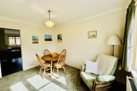 dining room 2.jpg