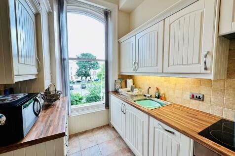 kitchen 3.jpg