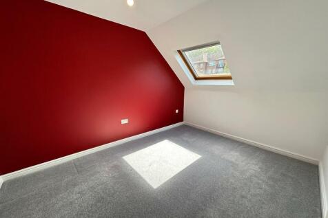 Bedroom 1.jpg