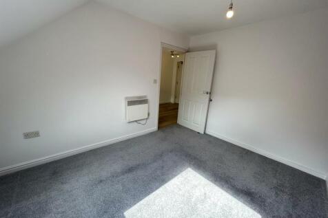 bedroom 1 2.jpg