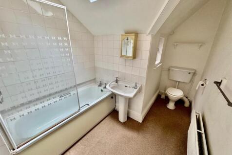 Bathroom.jpg