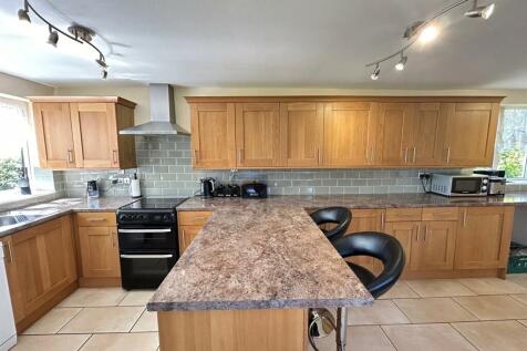 kitchen 2.jpg