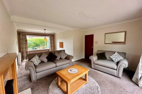 lounge towards door.jpg