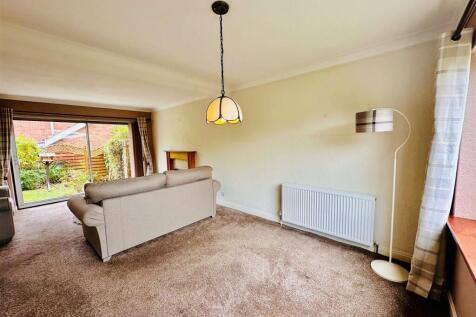 dining room towards lounge.jpg