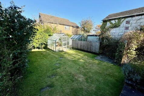 rear garden 2.jpg
