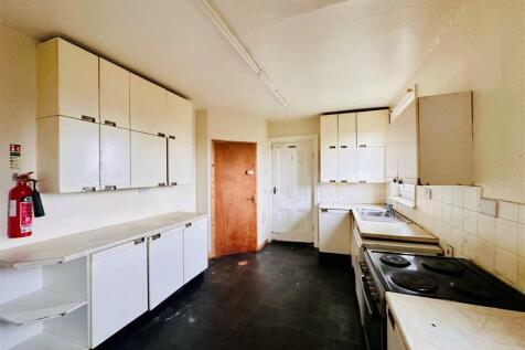 kitchen 3.jpg