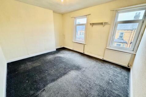 Bedroom 1.jpg