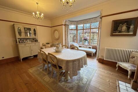 dining room 2.jpg