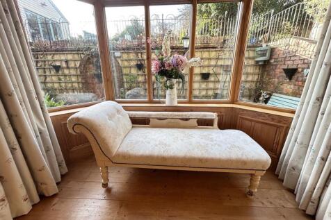 dining room bay window.jpg