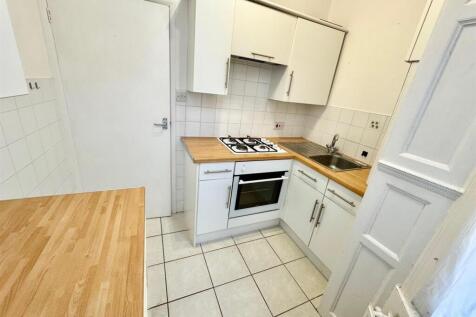 Kitchen 2.jpg