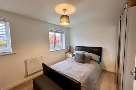 bedroom 2 3.jpg