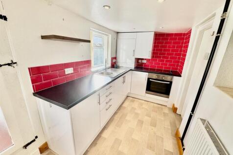 Kitchen 2.jpg