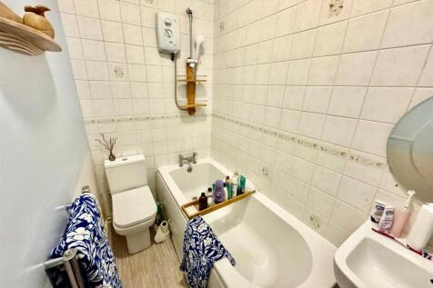 Bathroom.jpg