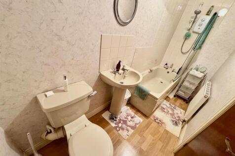 Bathroom.jpg