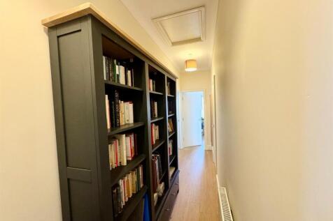 Hallway.jpg