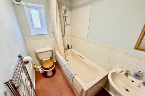 Bathroom.jpg