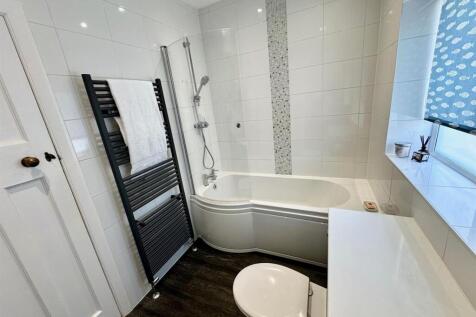 Bathroom.jpg