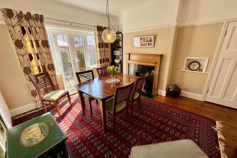 Dinning room 2.jpg