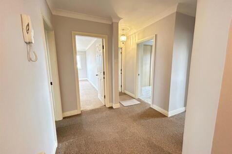 hallway.jpg