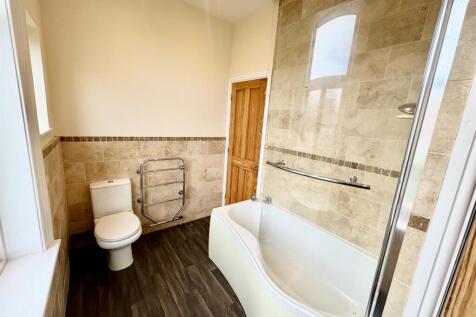 Bathroom 3.jpg