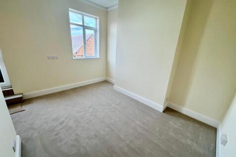 Bedroom 1c.jpg