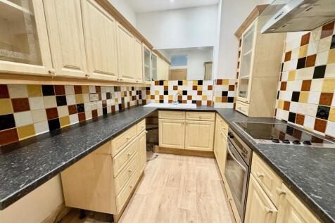 Kitchen 2.jpg