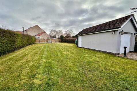 new rear lawn.jpg