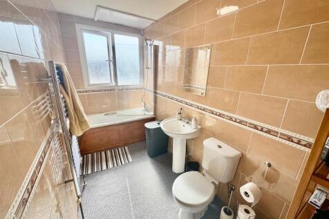 Bathroom.jpg