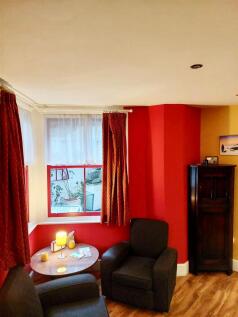 Lounge 4.jpg