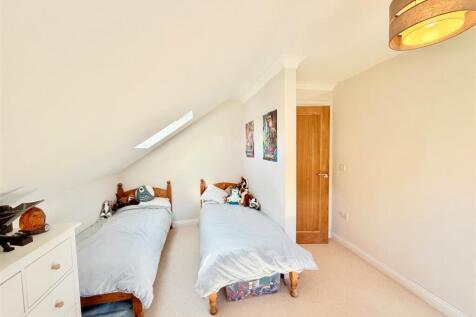 bedroom 2 2.jpg
